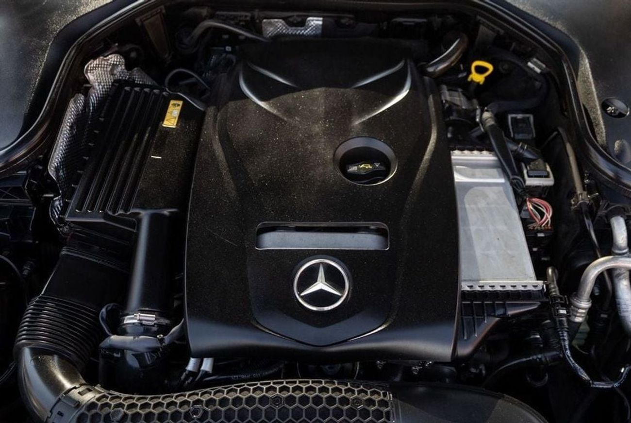 مرسيدس بنز E200 Mercedes-Benz E200 AMG 2017 GCC under Warranty with Flexible Down-Payment.