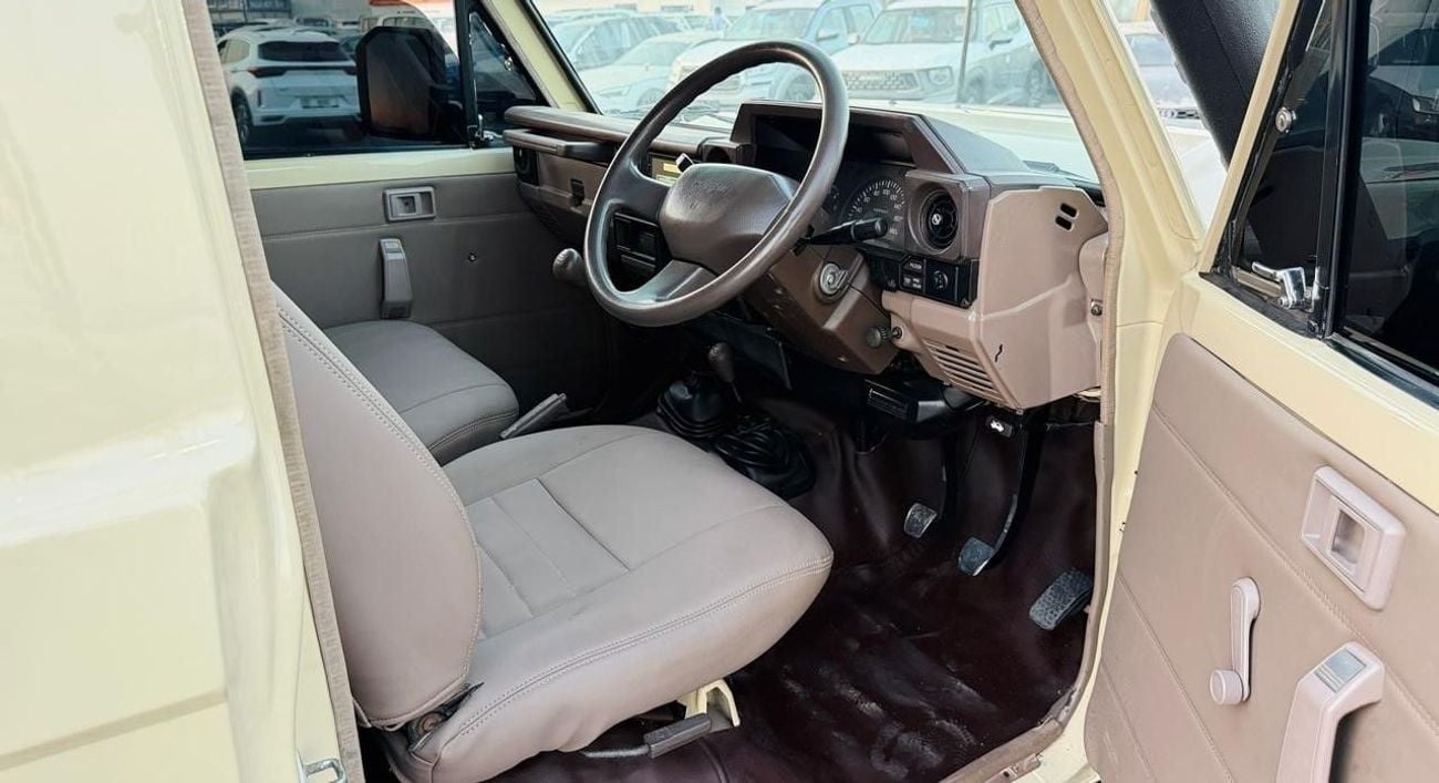 Toyota Land Cruiser 70 1991| 4.2L DIESEL | MT | RHD | HEAVY BULL BAR WITH LED LIGHTS | HEAVY ROOF RACK | DUAL BULL BAR ANTE