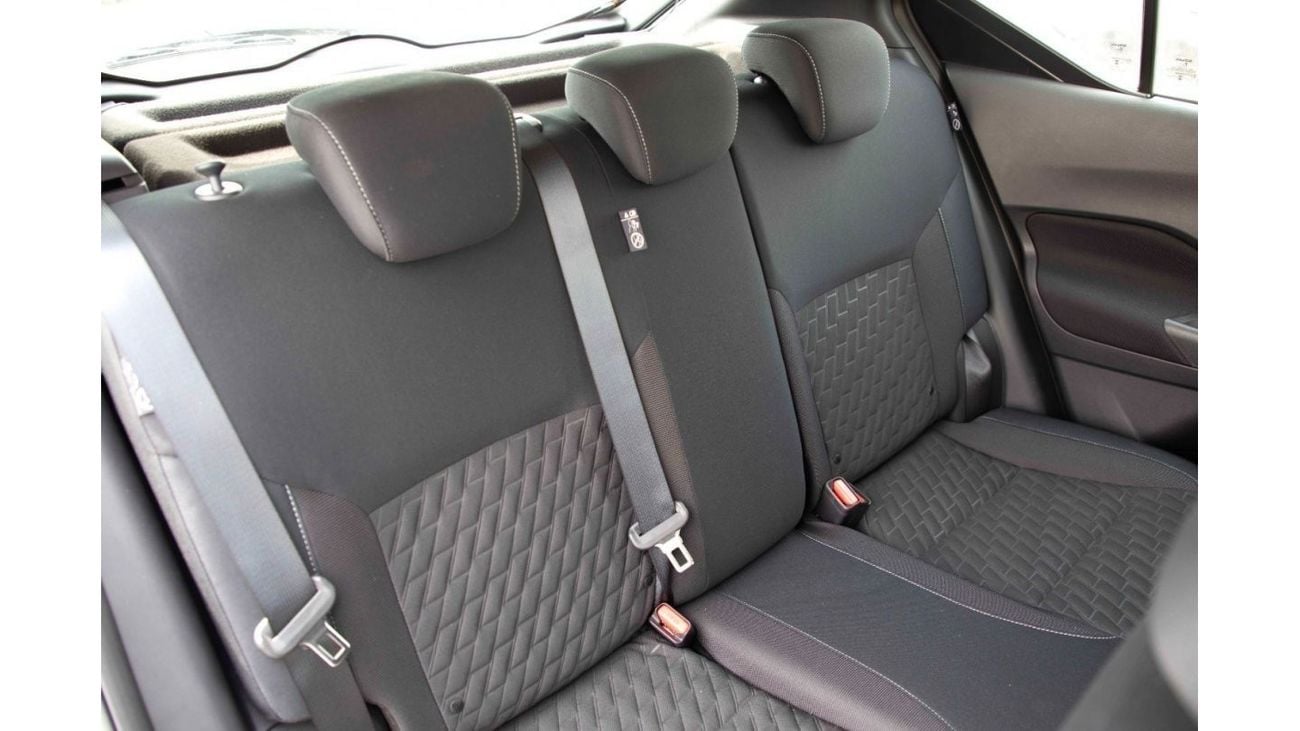 Nissan Kicks 2024 Nissan Kicks 1.6 SV - Nardo Grey inside Black | Export Only