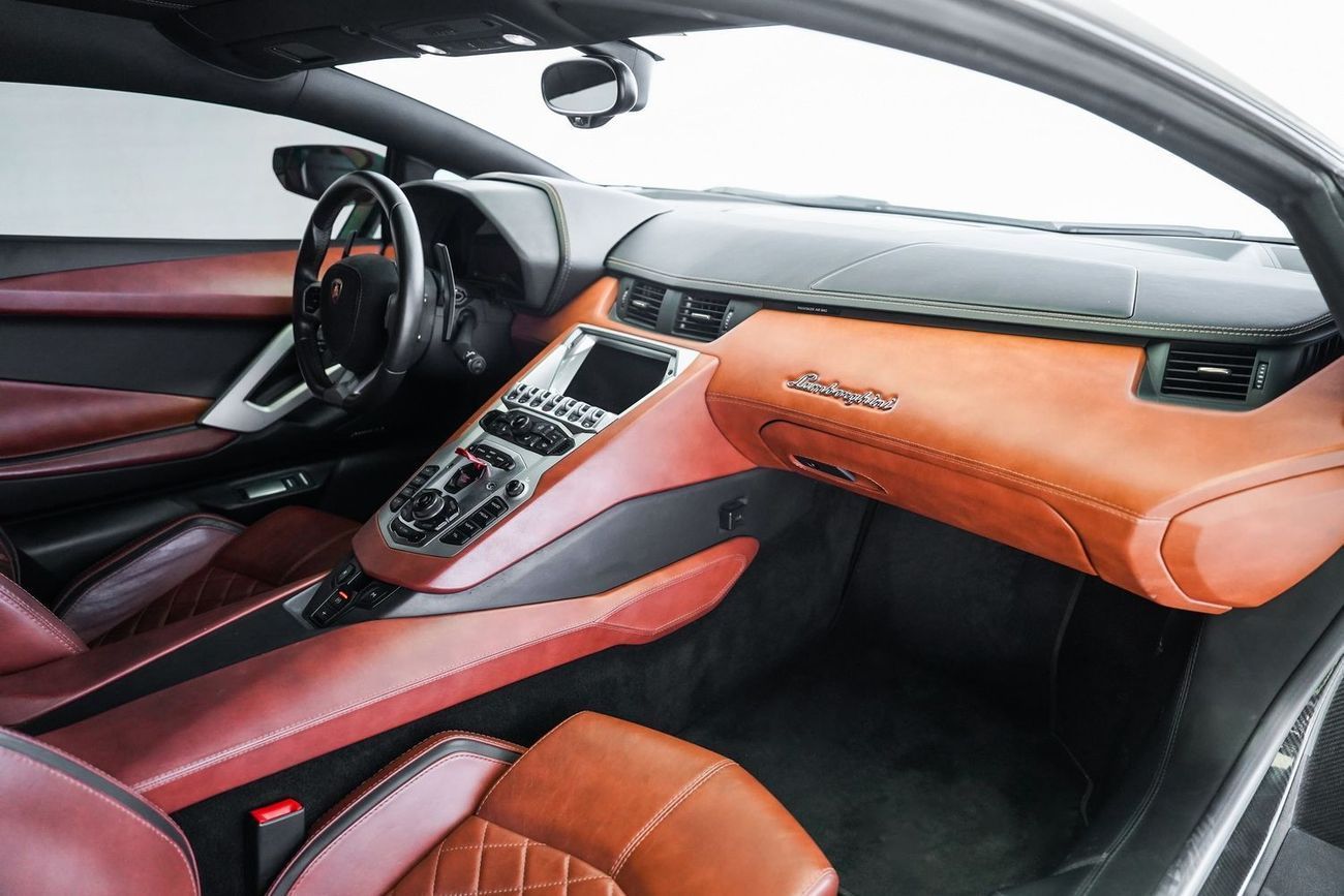 لامبورغيني أفينتادور 6.5L V12