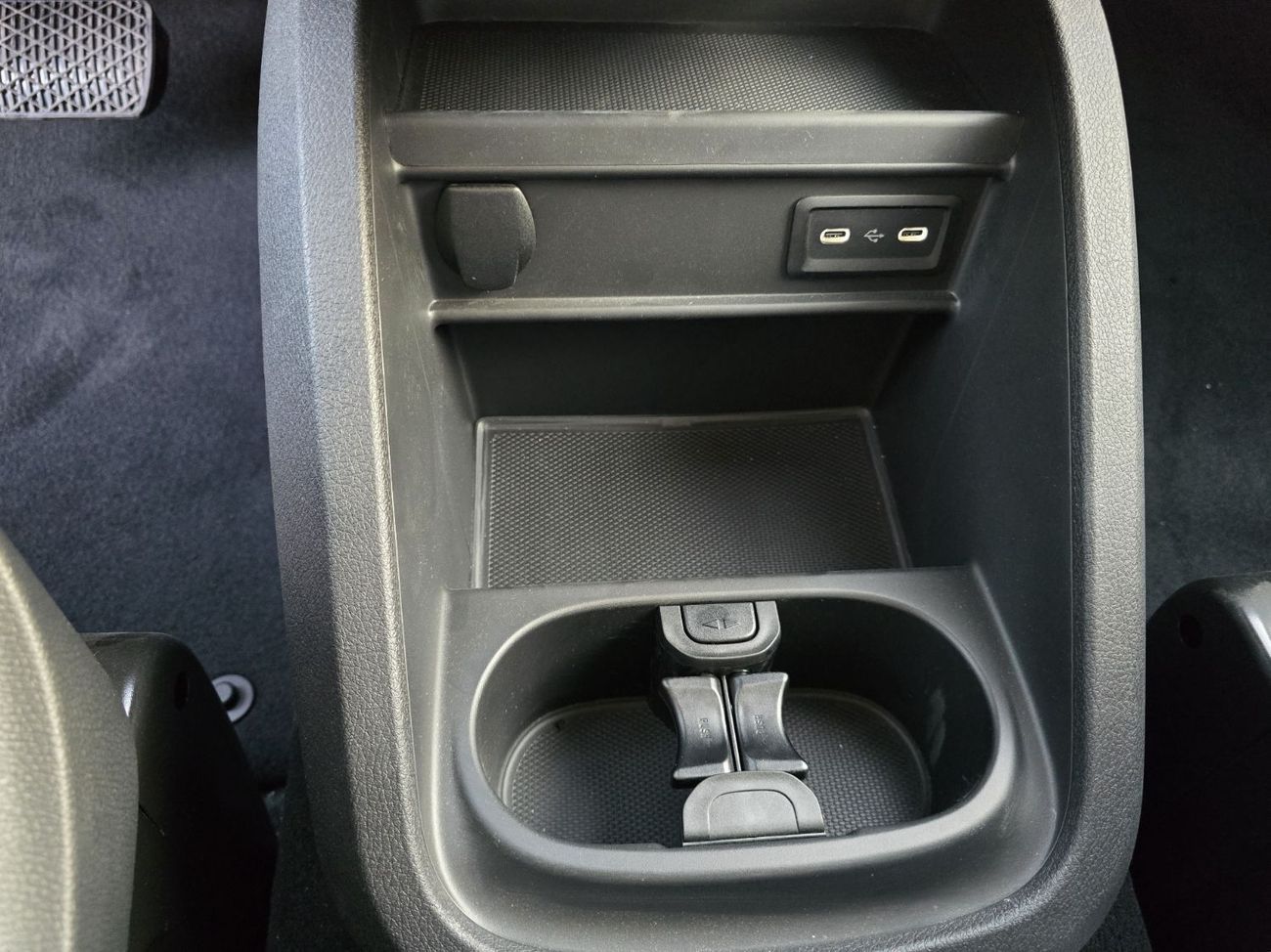 مرسيدس بنز V 300 Mercedes Benz V-Class V300 Style  2.0l Minivan 4*2 5Doors Black Color 2025 Model