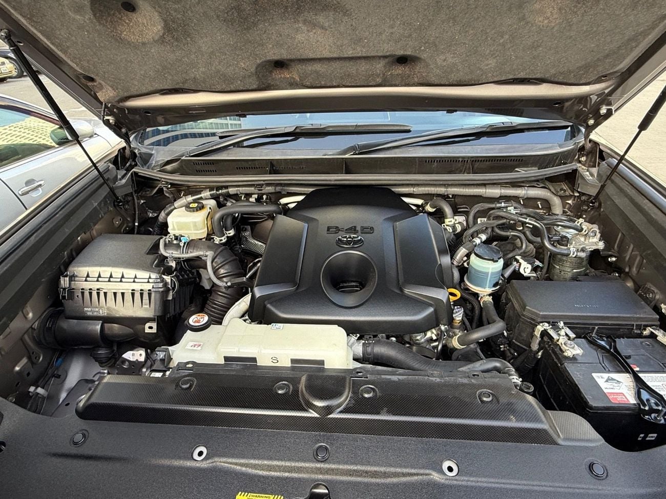 تويوتا برادو VX Full Option Right Hand Drive