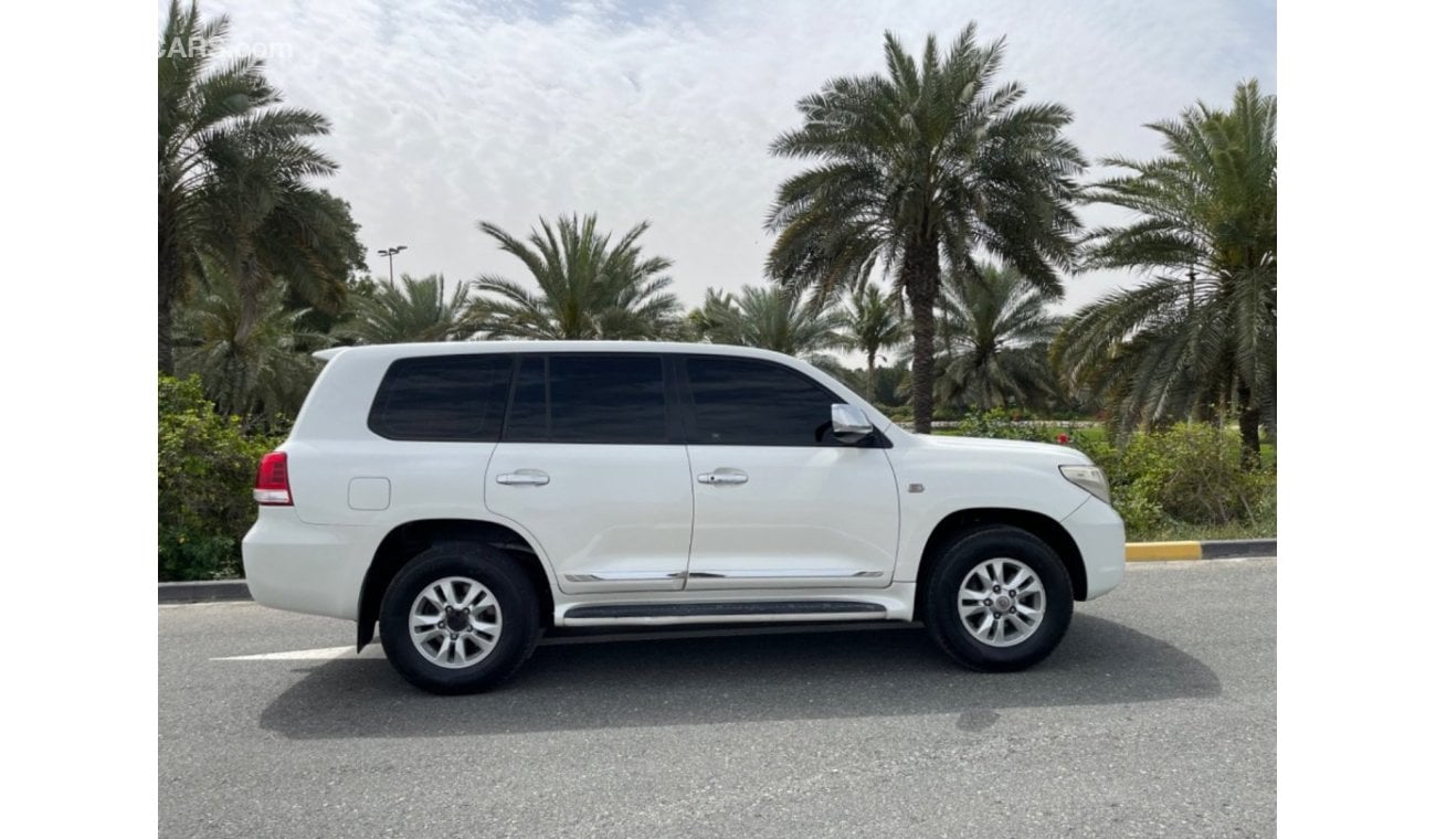 تويوتا لاند كروزر Toyota Land Cruisers  GXR V6 mobile 2010 Excellent Conditio  (Gcc- SPEC)  VERY GOOD CONDITION