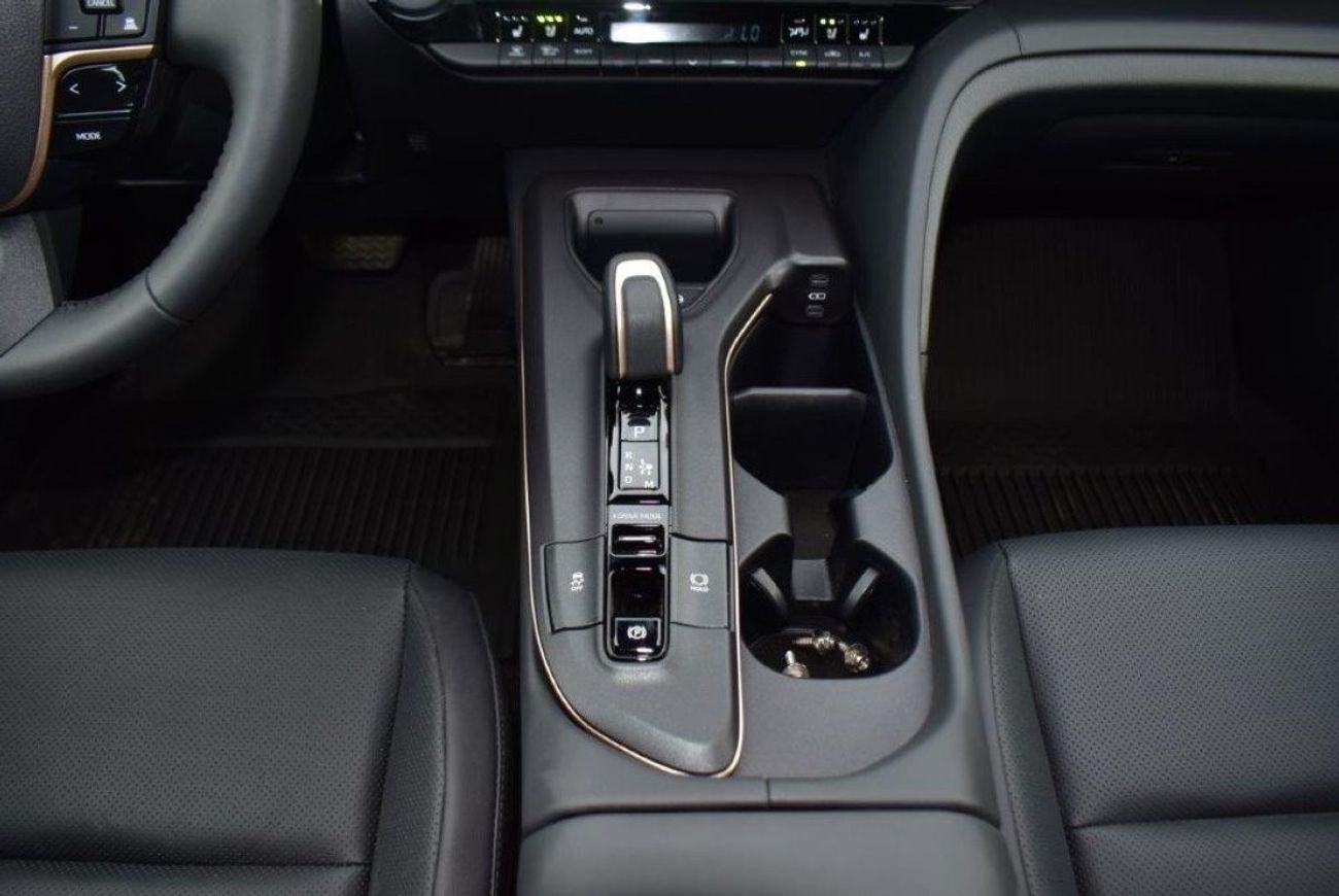 Toyota Crown Platinum Hybridmax