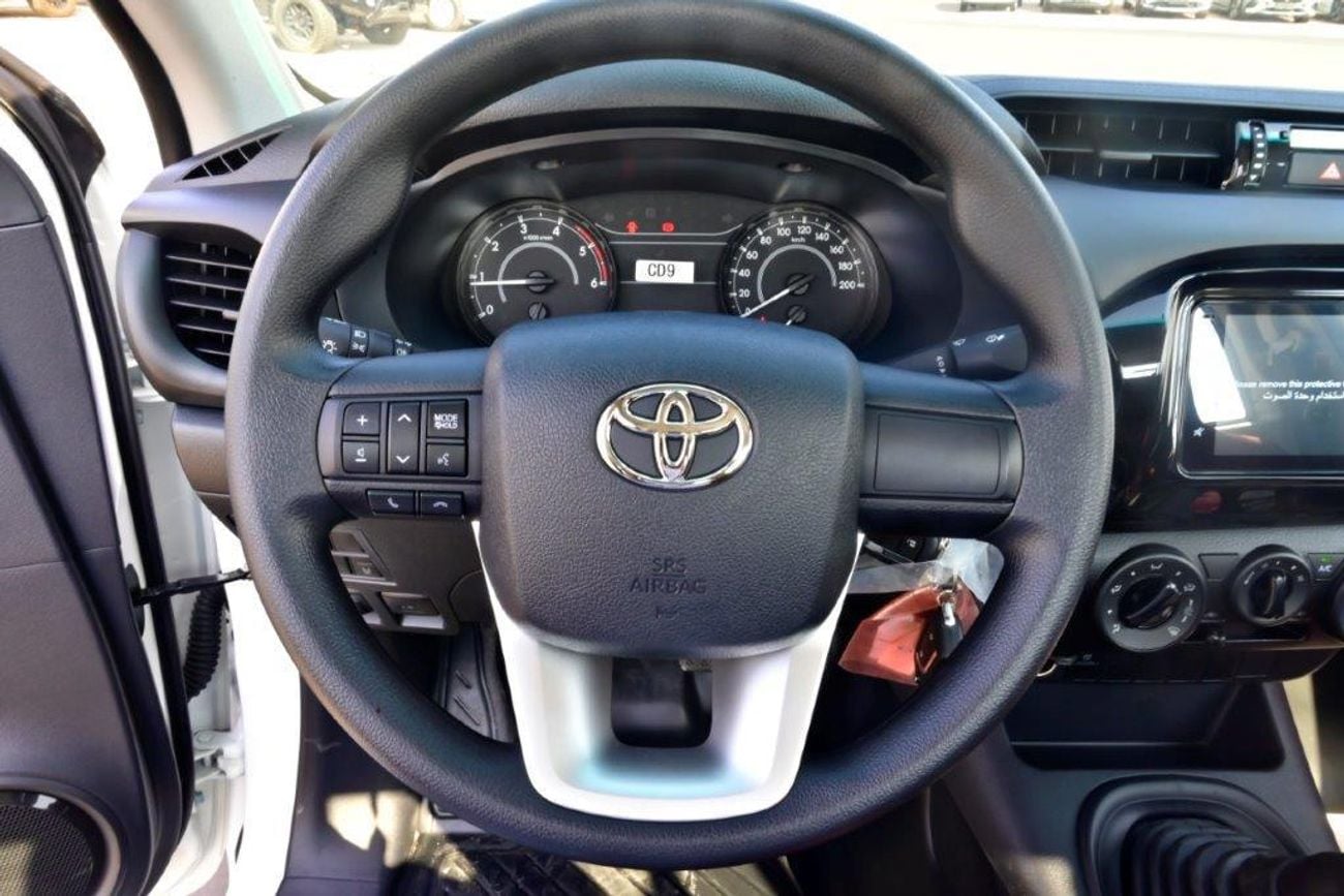 تويوتا هيلوكس GL 2.4L Single Cab Utility