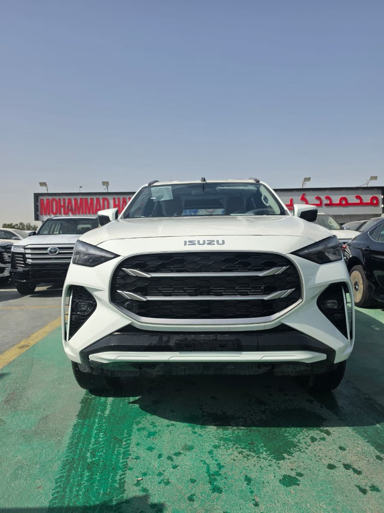 Isuzu MU X Isuzu MU-X 3.0 4JJ3 2026 – 4×4 | Diesel | 6AT | White / Grey