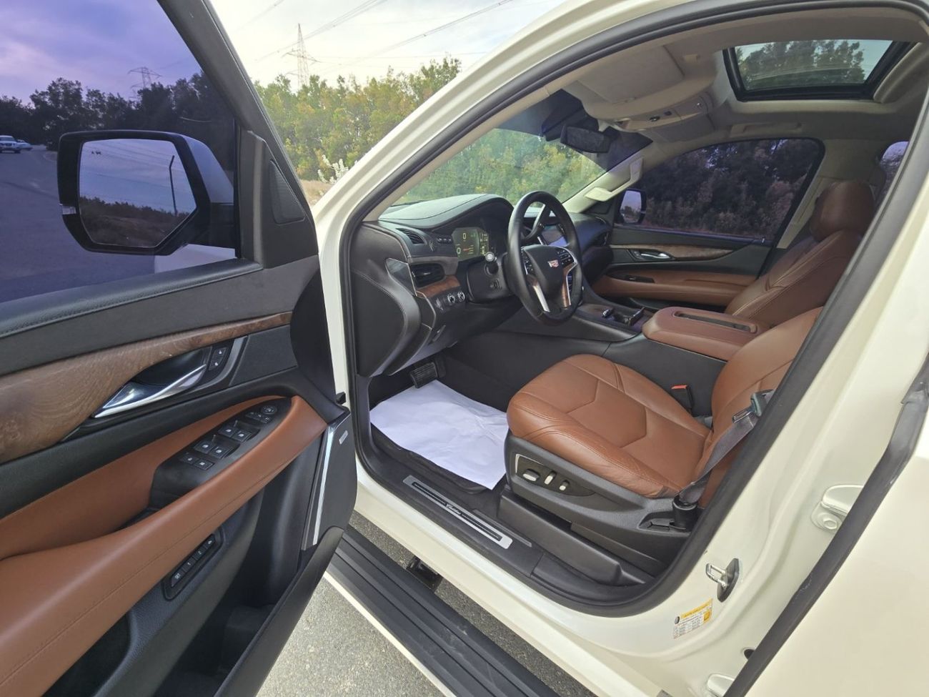 Cadillac Escalade Platinum 6.2L CADILLAC ESCALADE 2015 GCC FULL OPITION // GOOD CONDITION