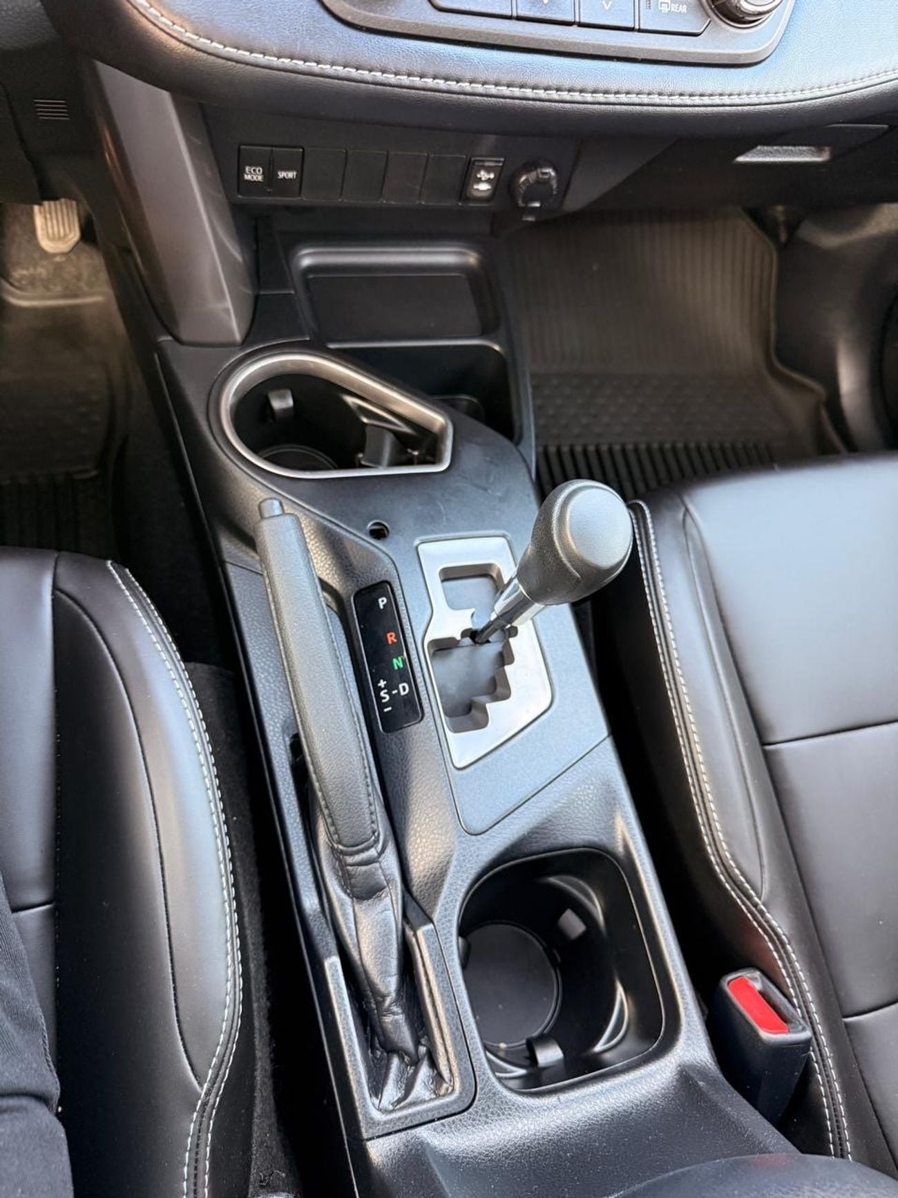 تويوتا راف ٤ XLE // sunroof,, leather seats// full option 2018