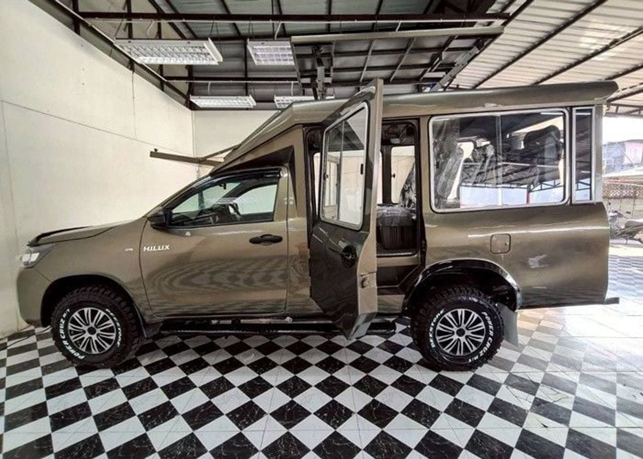 Toyota Hilux Toyota Hilux 2019 RHD diesel 2.4L modified