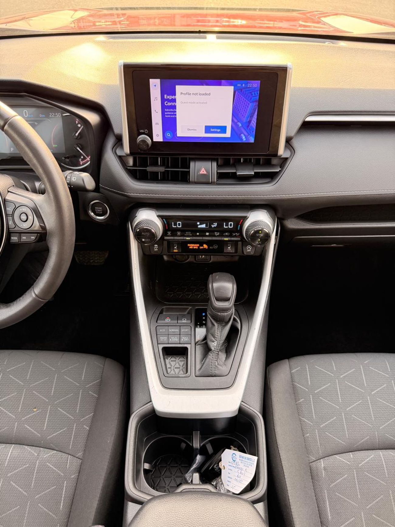 Toyota RAV4 XLE 2.5L AWD Full option 2023