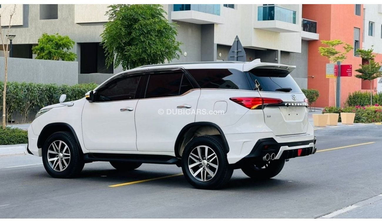 Toyota Fortuner 2015 *Top of the Line Options* AT 2.8CC Diesel 2WD Push Start Rear TV Premium Body Kit