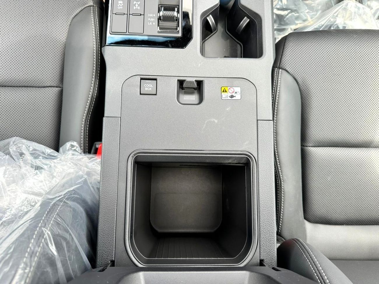 تويوتا برادو TOYOTA PRADO 2.4L PETROL BLACK 2025 GCC ALL-ROUNDER FULL (Export Only)