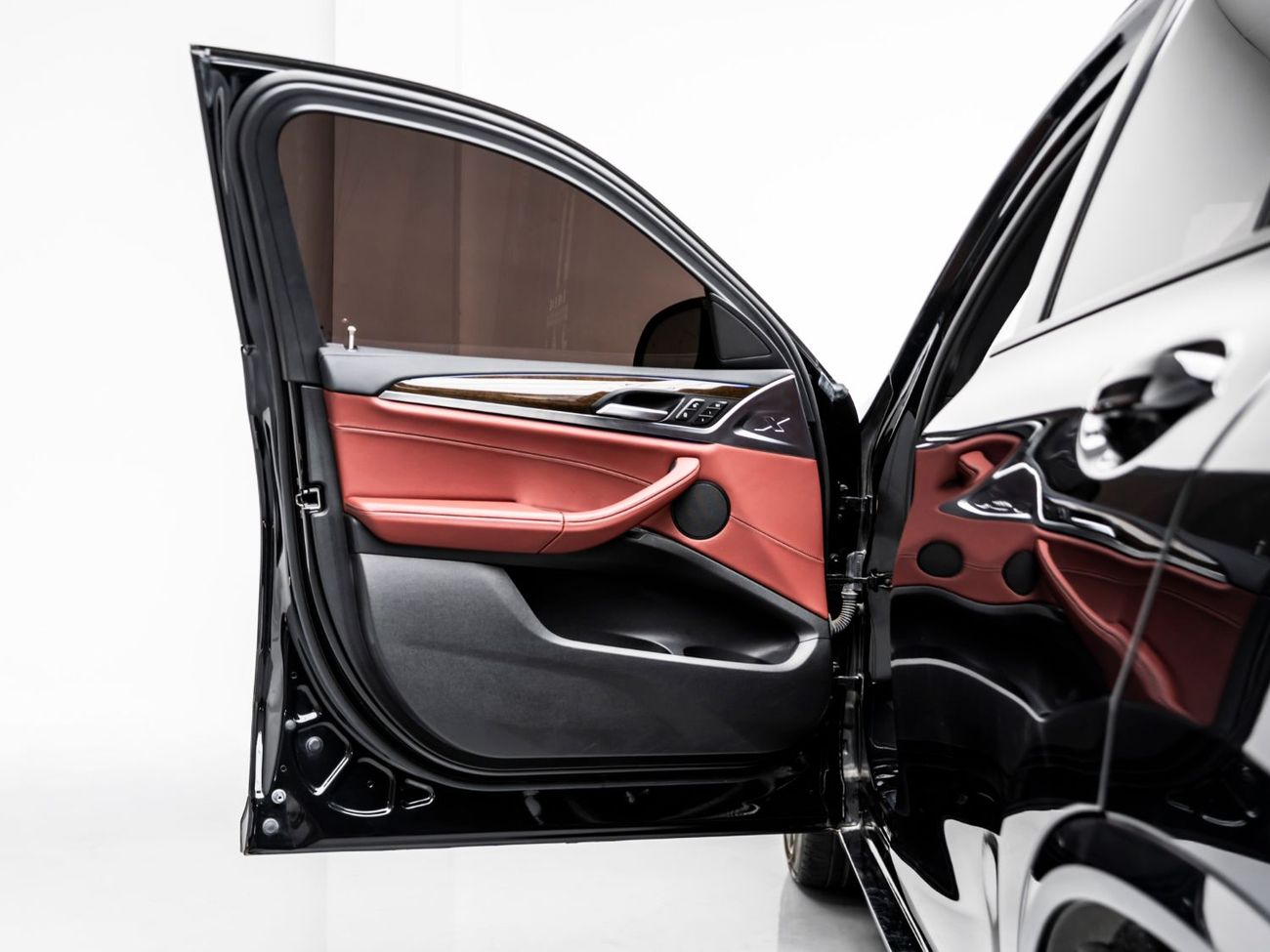 بي أم دبليو X4 xDrive 30i M Sport 2.0L