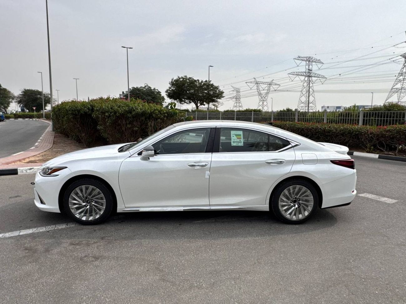 لكزس ES 350 2025 LEXUS ES350 3.5L PANAROMIC ELITE GCC BRAND NEW 0KM