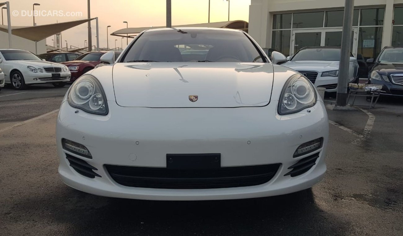 Porsche Panamera 4S Model2011 GCC car prefect condition full option low mileage