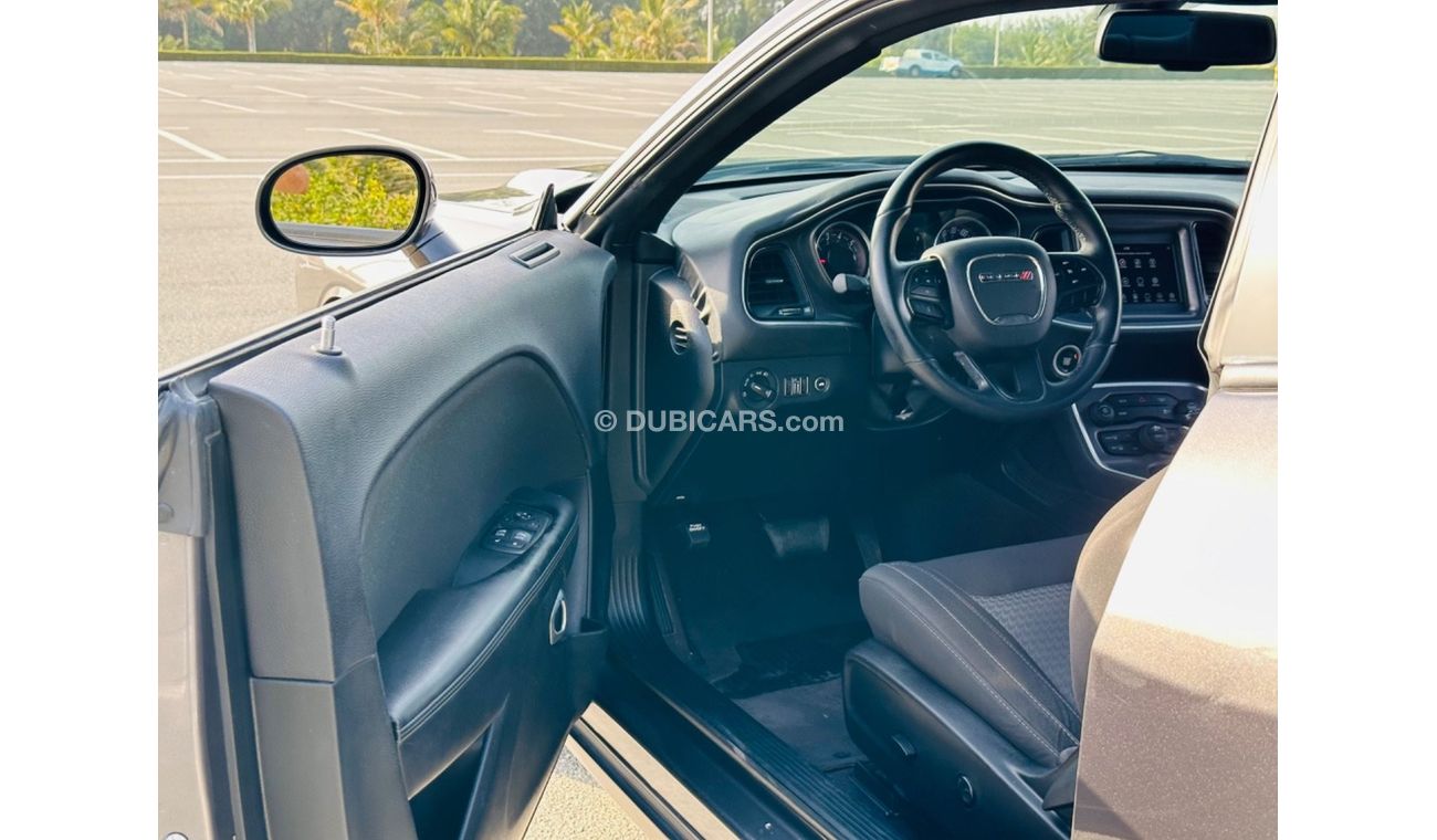 Dodge Challenger R/T DODGE CHALLENGER V8 MODLE 2018 5.7L