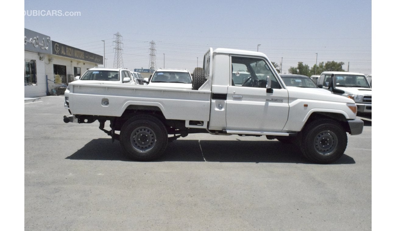 Toyota Land Cruiser Pick Up SINGLE CABIN V-6 4.0 L ENGINE 2020 MODEL  PETROL WITH MANUAL TRANSMISSION 4WD  ONLY FOR EXPORT