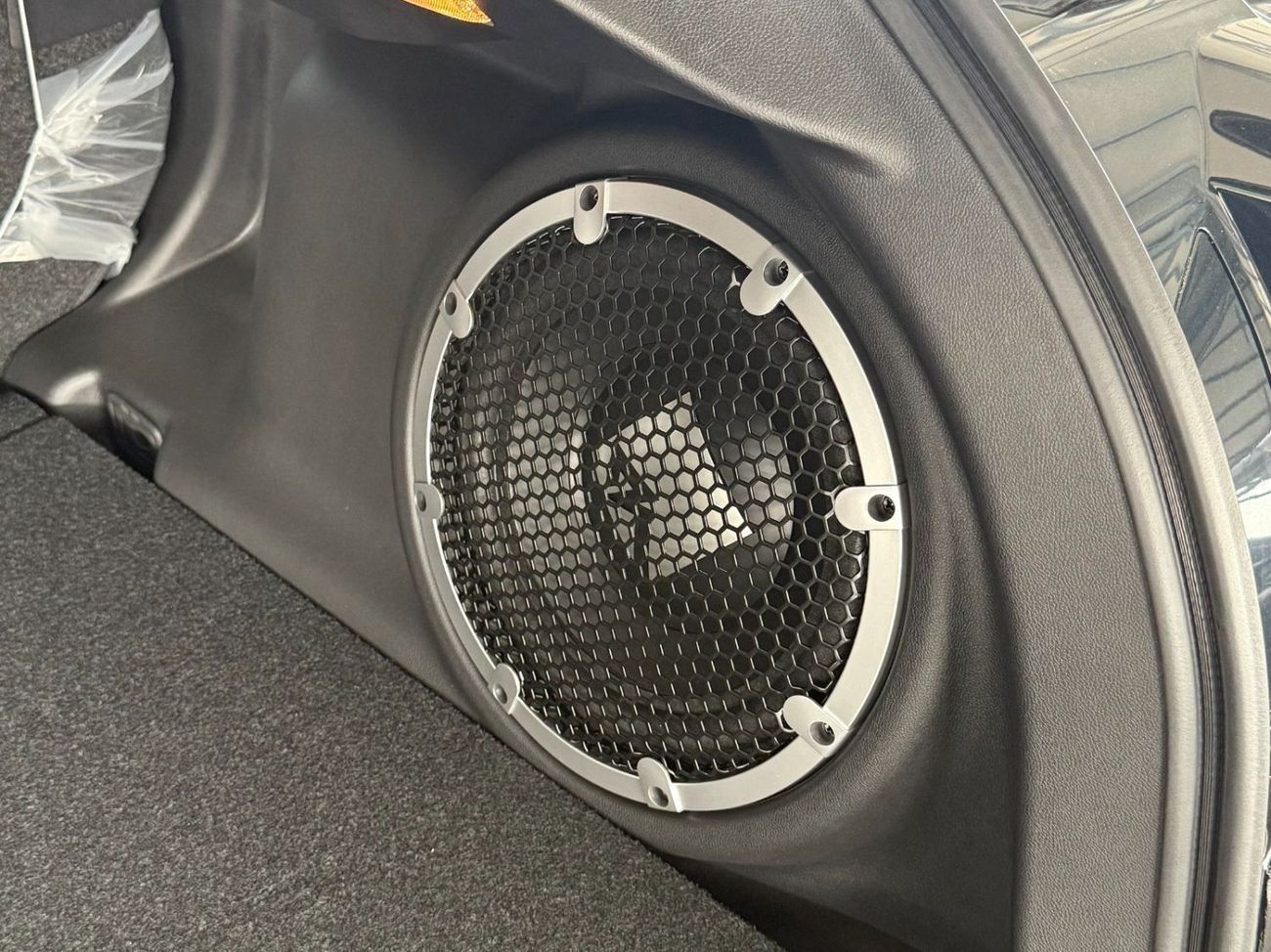 ميتسوبيشي ASX 2.0 LUXURY 4WD PANORAMA **EXPORT ONLY**التصدير فقط خارج الخليج***