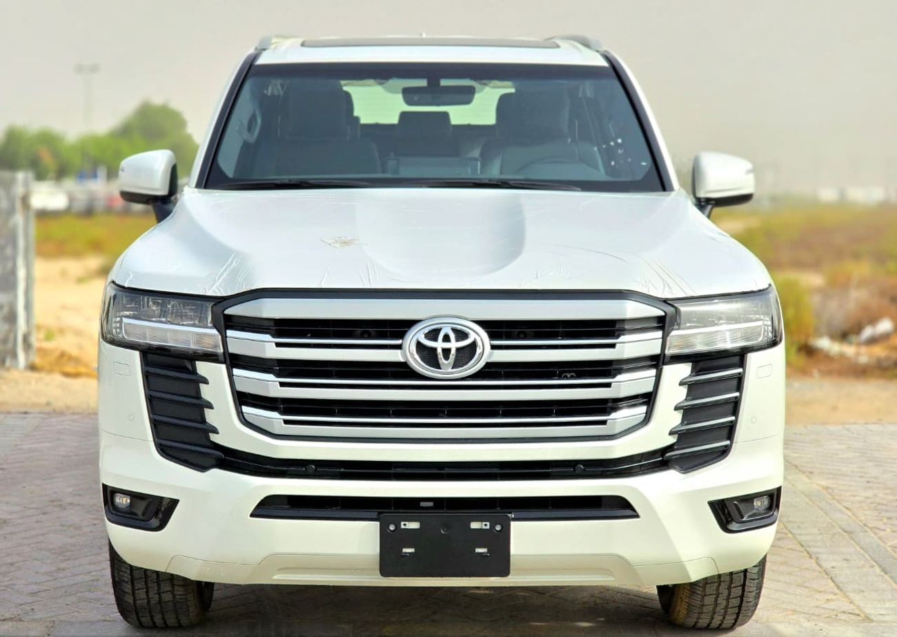 تويوتا لاند كروزر LC300 GXR 4.0 - HIGH OPTIONS - WITHOUT RADAR - 2025 MODEL - WHITE INSIDE BLACK - GCC SPECS