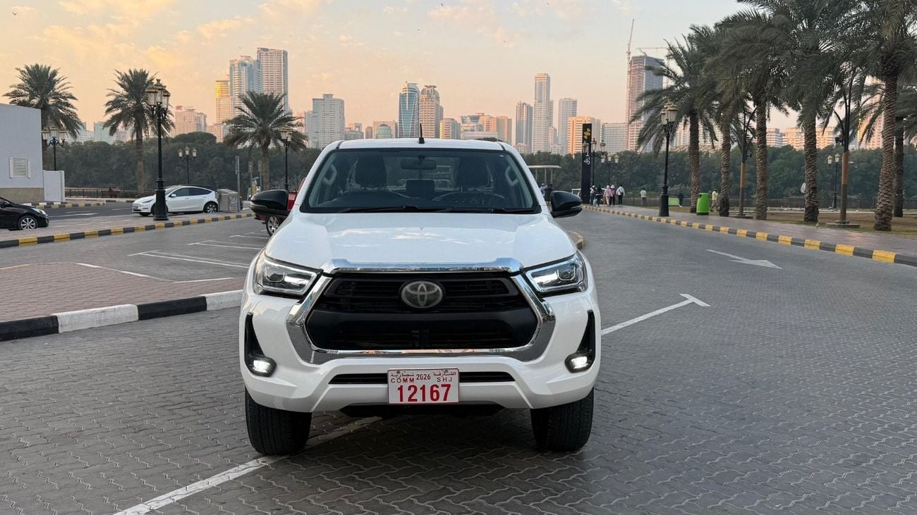 Toyota Hilux Sr with new shape