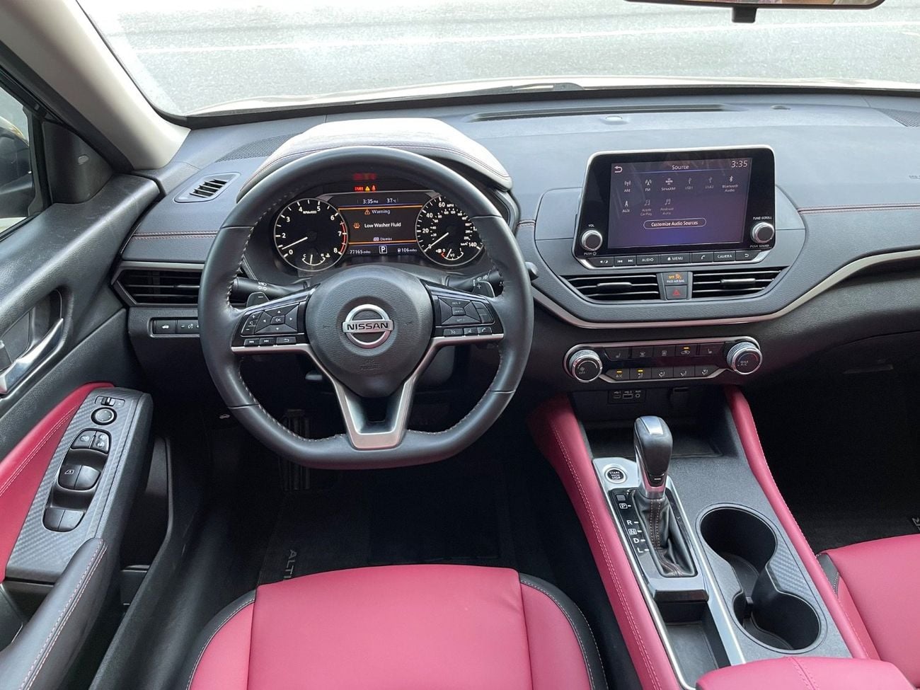 Nissan Altima 2.5L SR SR /2.5L V4 / SUNROOF/ LOW MILEAGE / RADAR / LINE KEEP ASSIST / BIG SCREEN