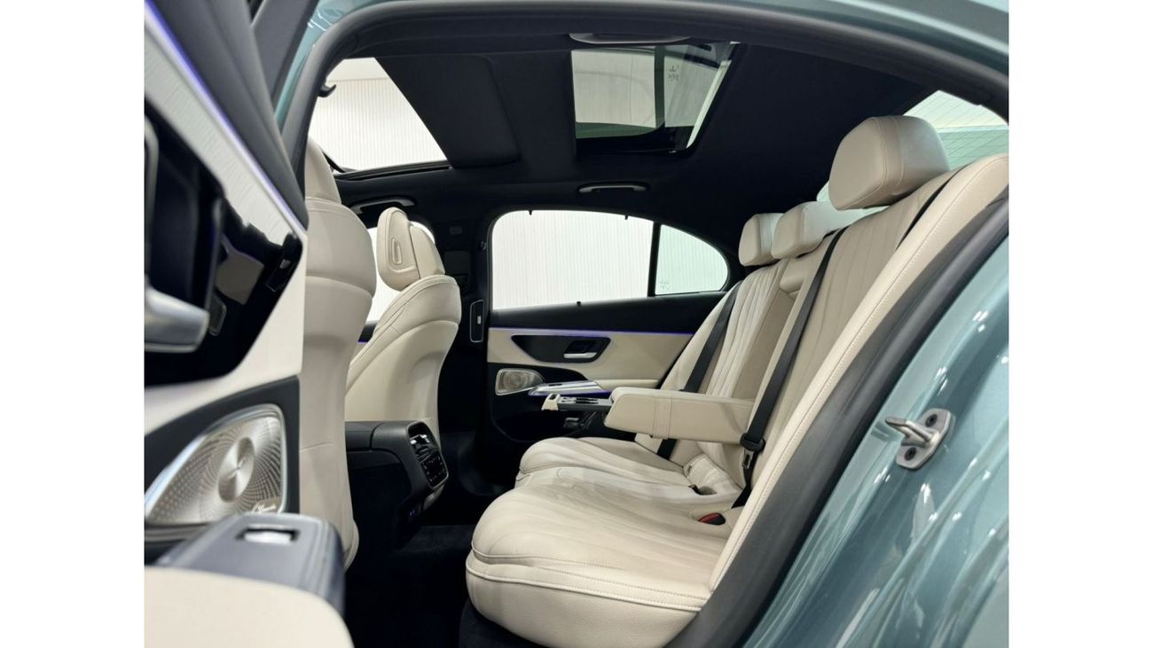 مرسيدس بنز E300 2024 Mercedes Benz E300 AMG, May 2029 Mercedes Warranty, Fully Loaded, Very Low Kms, GCC