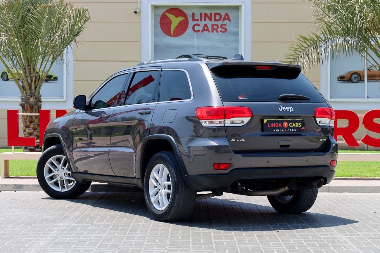 جيب جراند شيروكي Jeep Grand Cherokee Laredo 2017 GCC under Warranty with Flexible Down-Payment/ Flood Free.