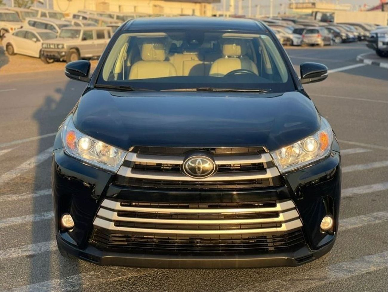 تويوتا هايلاندر 2019 Toyota Highlander LE+ 3.5L V6 MidOption 7 Leather Seats - Electric Seat & Trunk Auto