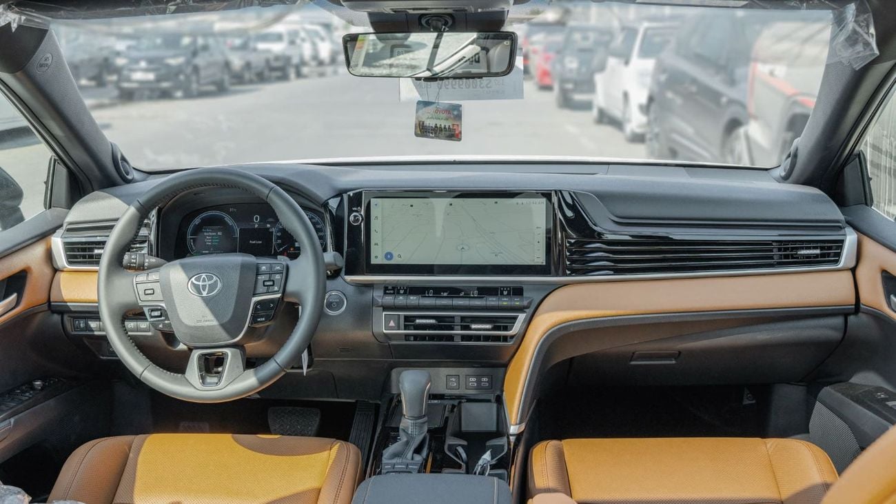 Toyota Camry 2025 Toyota Camry Lumiere 2.5L AT Hybrid (Silver-Tan)