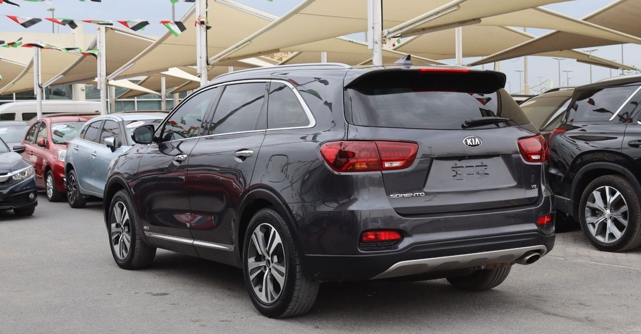 كيا سورينتو كيا سيرانتو 2019 - خليجى - بدون حوادث - محرك 3.3L  - فل أوبشن - 4WD -عدد 7 مقاعد - بحاله ممتازه