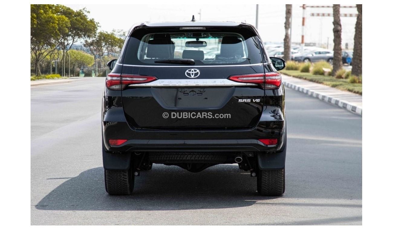 Toyota Fortuner 2023 Toyota Fortuner 4x4 4.0 HI P A/T - Black inside black