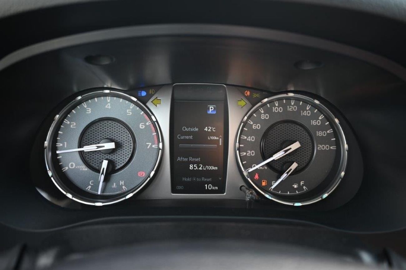 تويوتا هيلوكس DOUBLE CAB SR5 2.7L PETROL AT