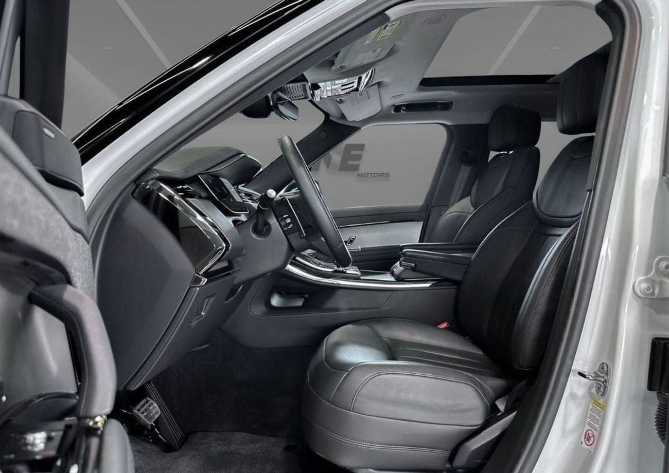 Land Rover Range Rover Sport Clean Title - all service history done in AL TAYER MOTORS