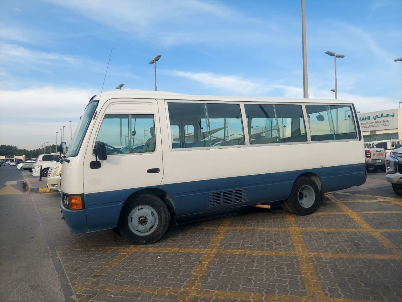 تويوتا كوستر 3.7L DIESEL 20 SEATER MANUAL TRANSMISSION ( FOR RE-EXPORT ONLY )
