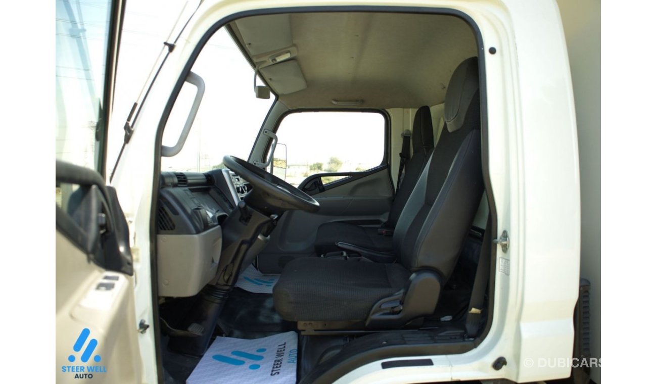 ميتسوبيشي فوسو 2021 Canter - Short Chassis - Dry Box with Tail Lift - Diesel M/T - GCC - Book Now!