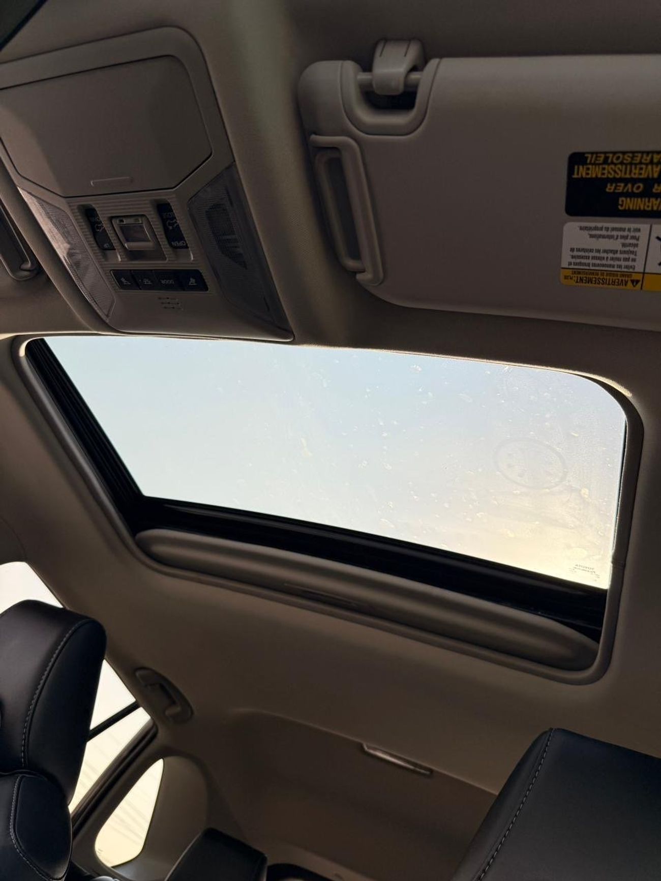 Toyota RAV4 XLE premium 2.5L Full option