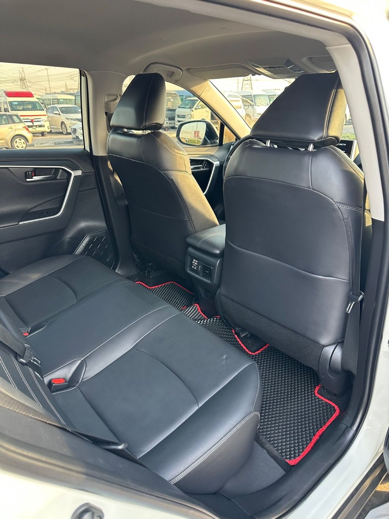 تويوتا راف ٤ premium Japan 360 camera Full Option