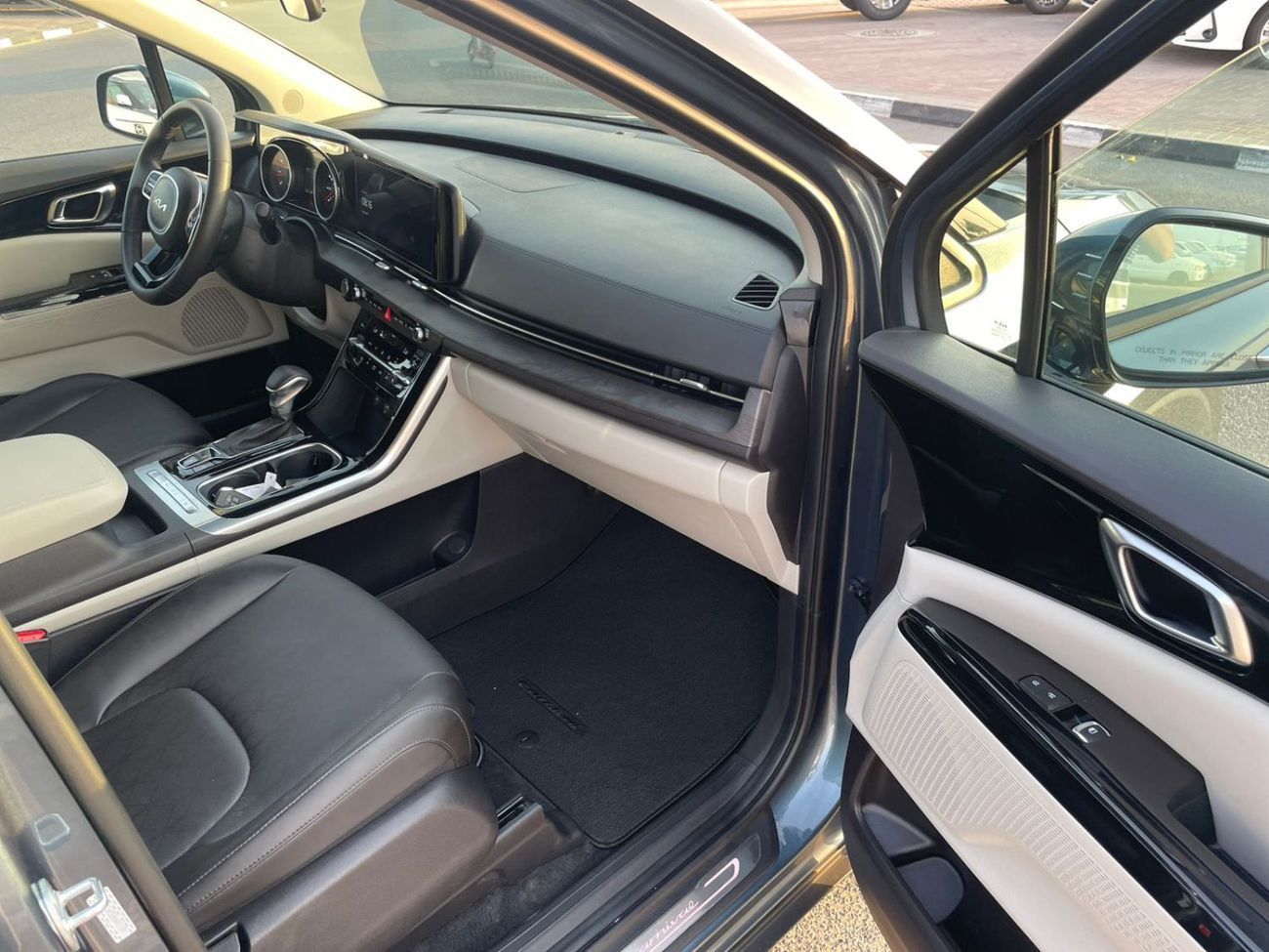 Kia Carnival 2024 Kia Carnival EX 3.5L V6 - Full Option - 8 Seater - Front & Rear Radar Sensor - Trunk / Door Ful