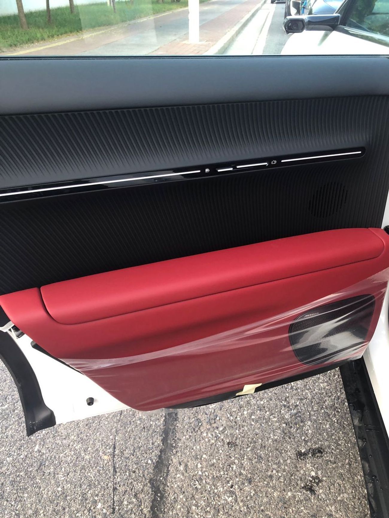 أفاتر 12 Luxury RWD