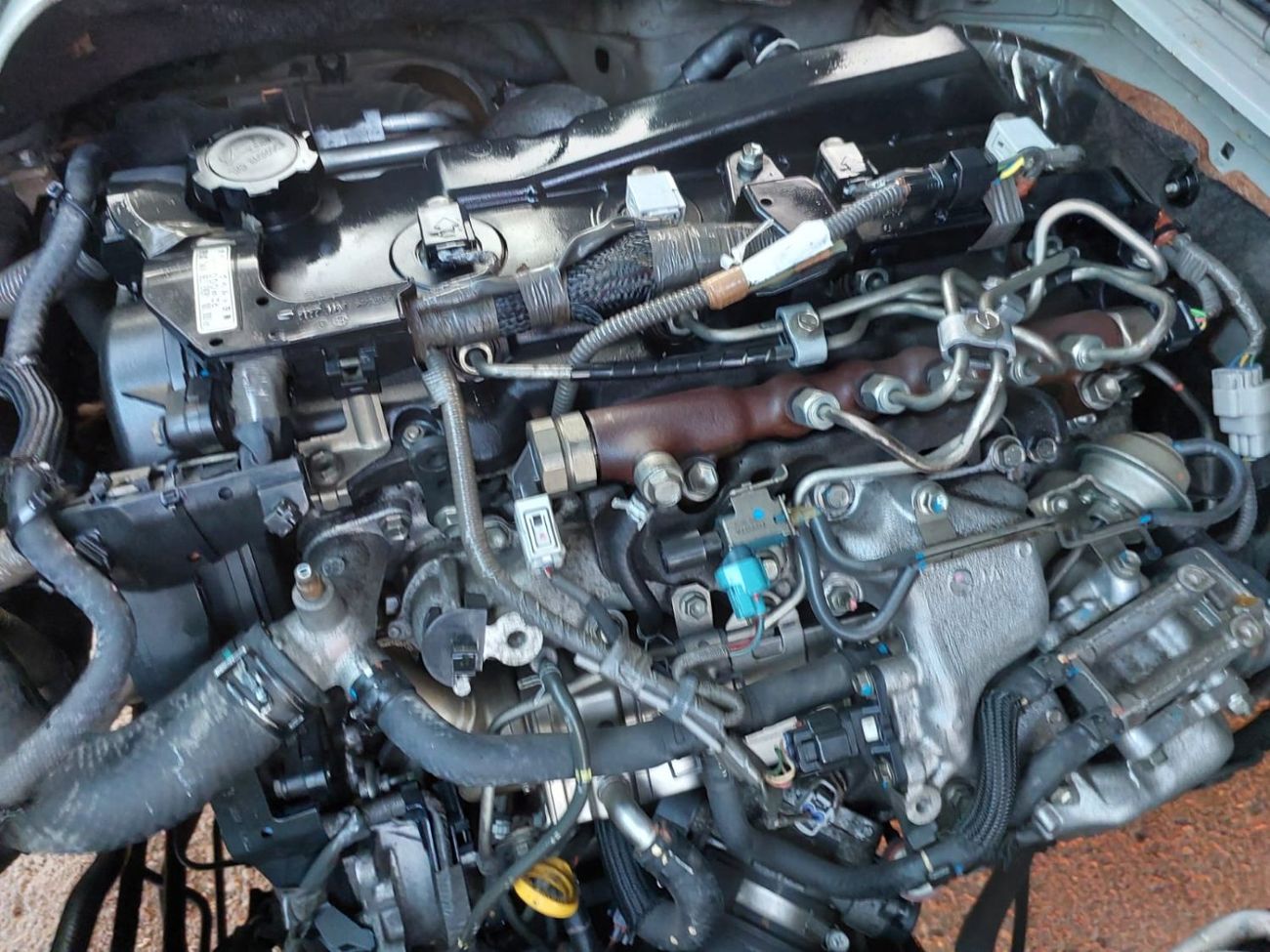 Toyota Hiace TOYOTA HIACE COMMUTER VAN RHD 2015 MODEL 3.0 L DIESEL AUTOMATIC(PM26406)