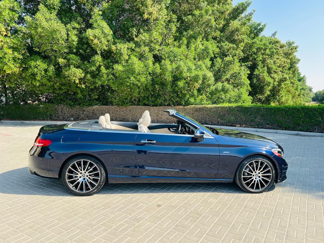 مرسيدس بنز C 300 كوبيه CONVERTIBLE