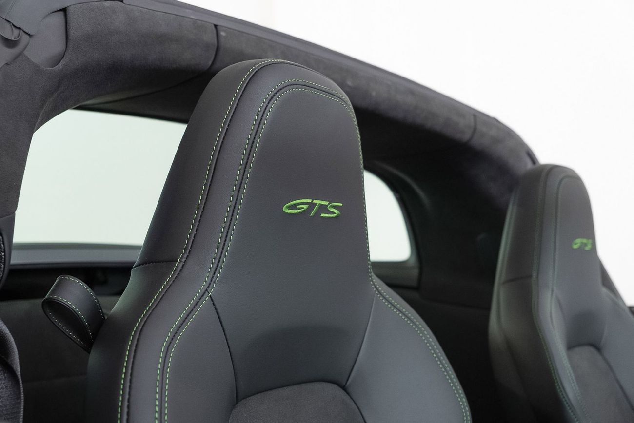 Porsche 911 Targa 4GTS 3.0L (450 HP)