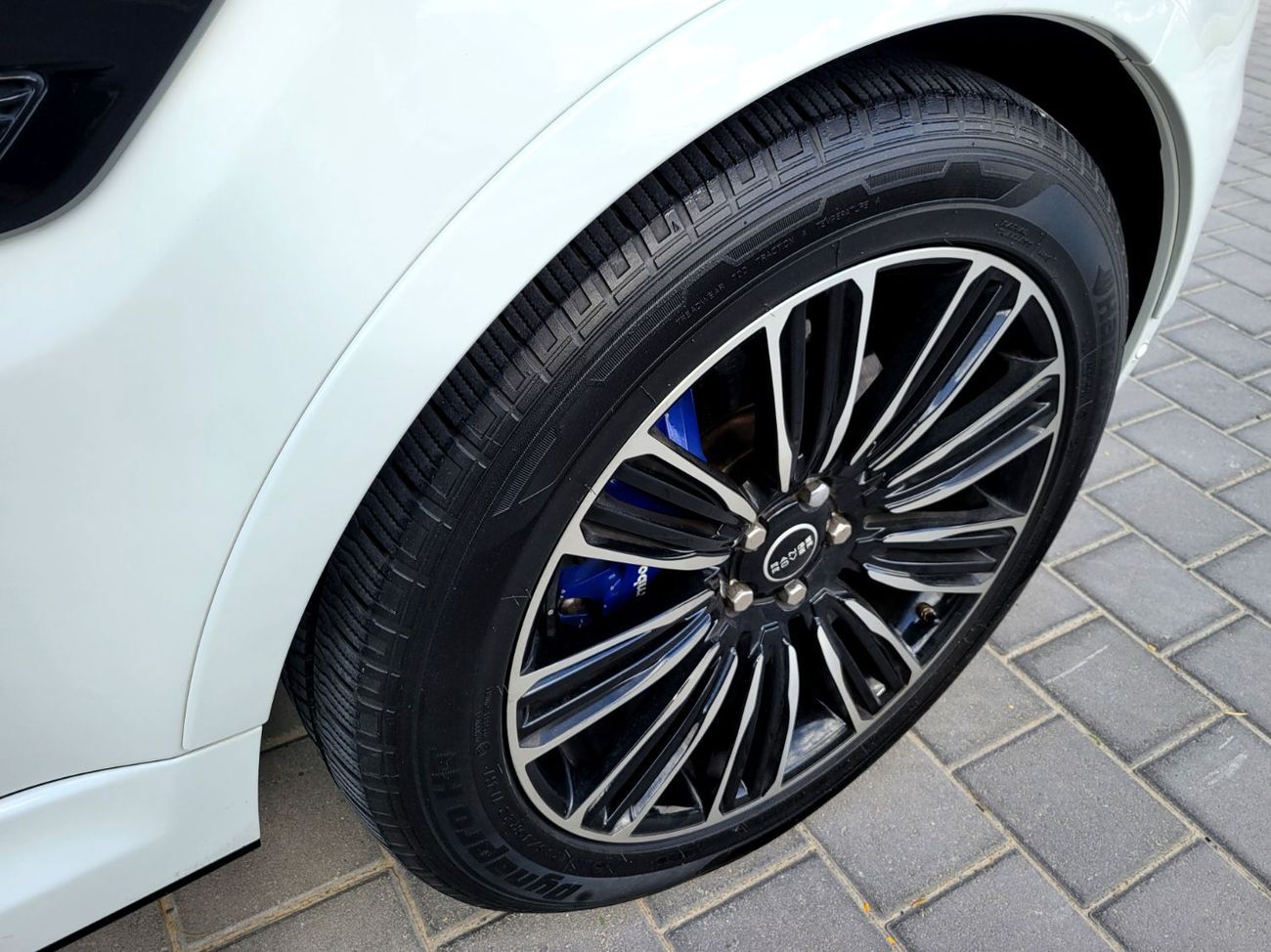 Land Rover Range Rover Sport SVR 5.0L (575 HP) 4WD