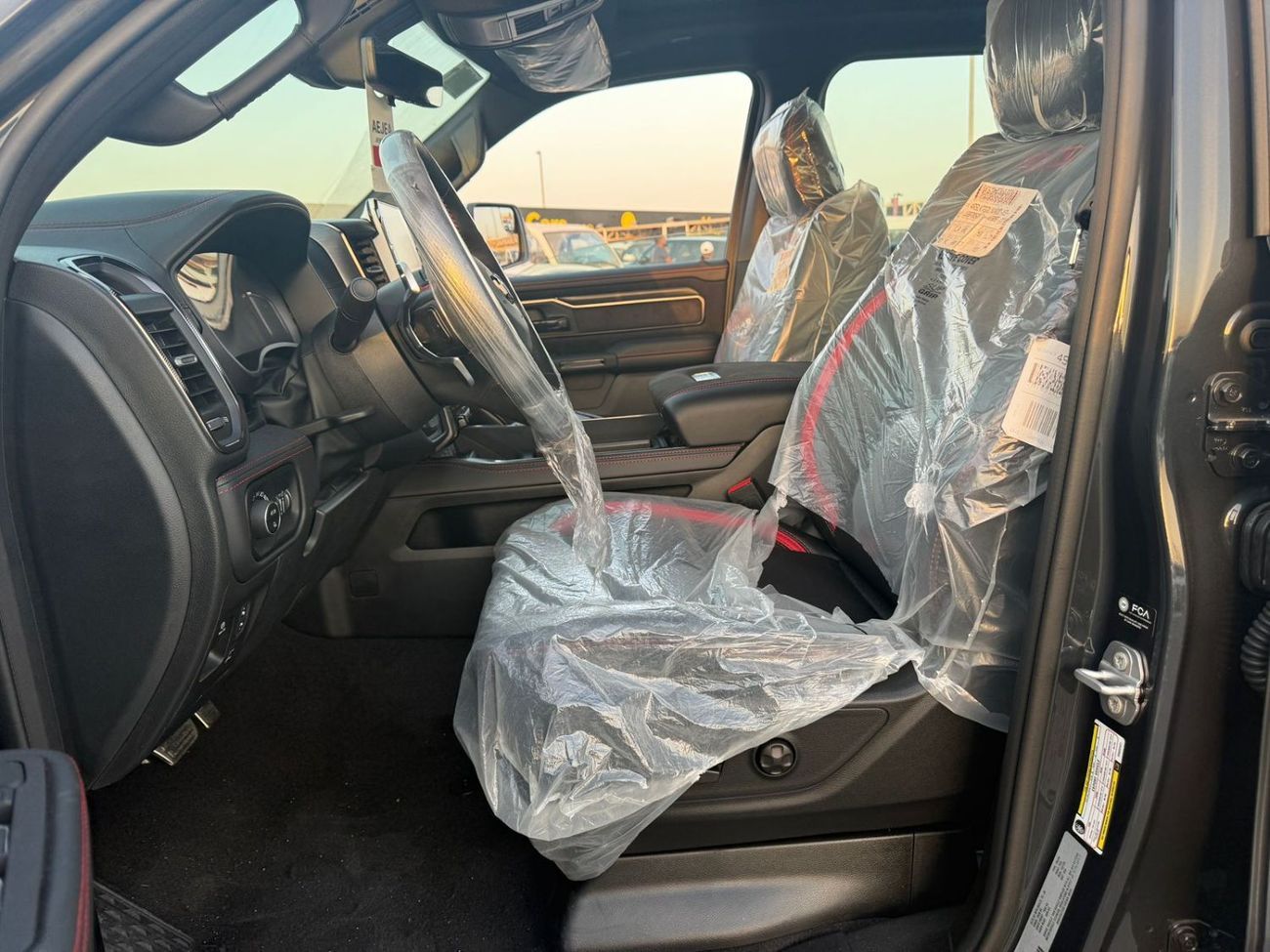 RAM 1500 EXPORT PRICE - RAM RHO 3.0L TT HO - Red (FULL OPTION)