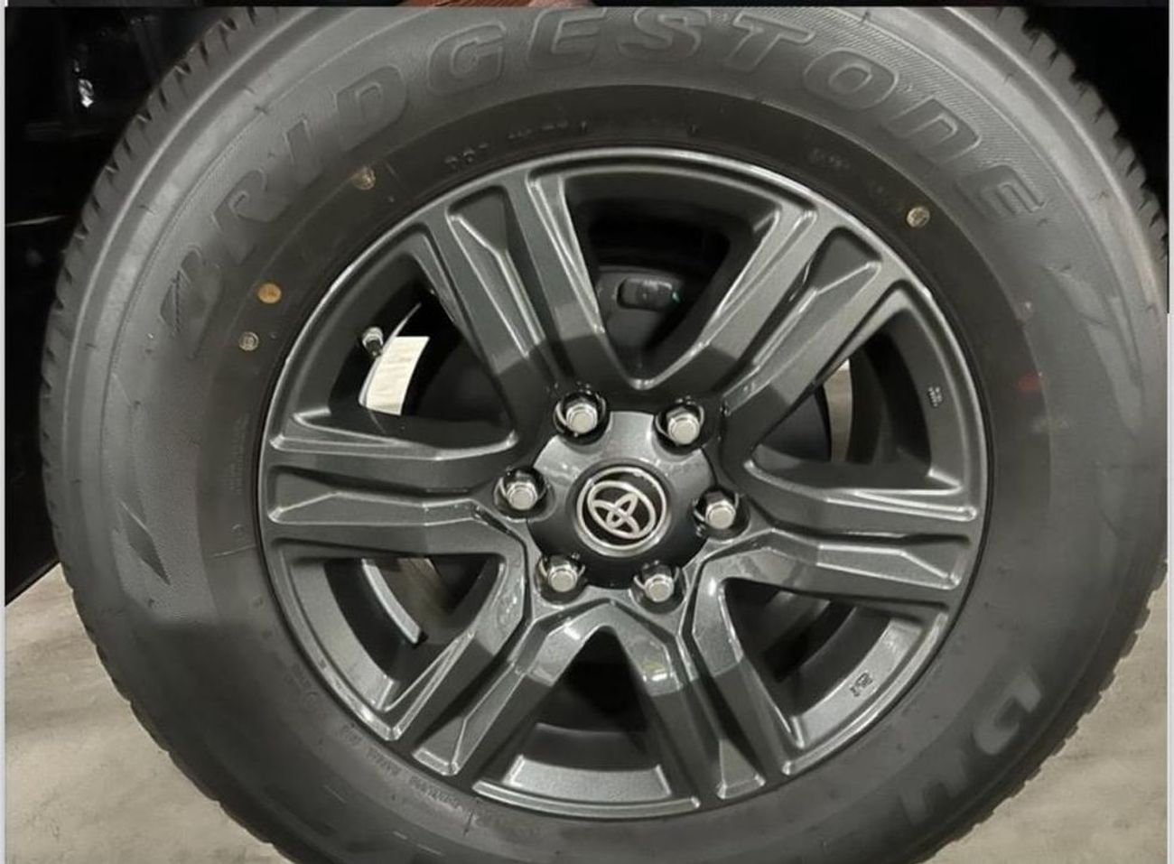 Toyota Hilux 2.4L RS5 Manual . 4x4