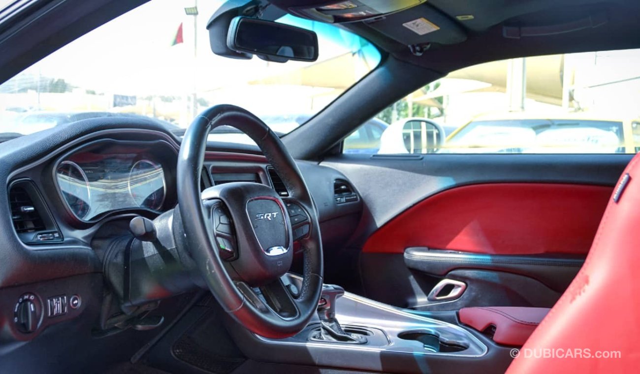 دودج تشالينجر Challenger SXT V6 3.6L 2019/ SRT Wide Body/ Leather Interior/Very Good Condition