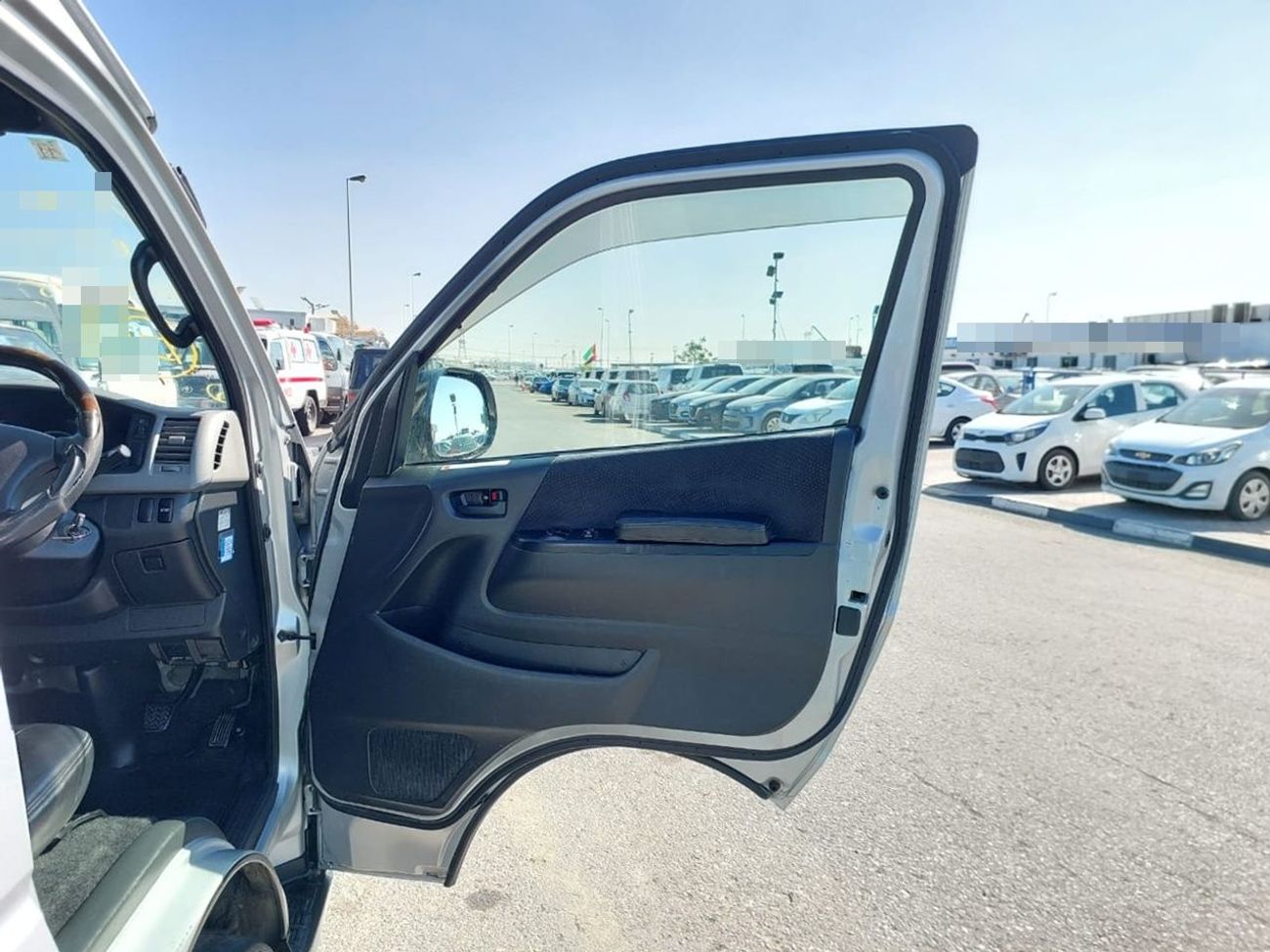 Toyota Hiace TOYOTA HIACE VAN RHD 2011 MODEL 3.0 L DIESEL AUTOMATIC(PM010795)