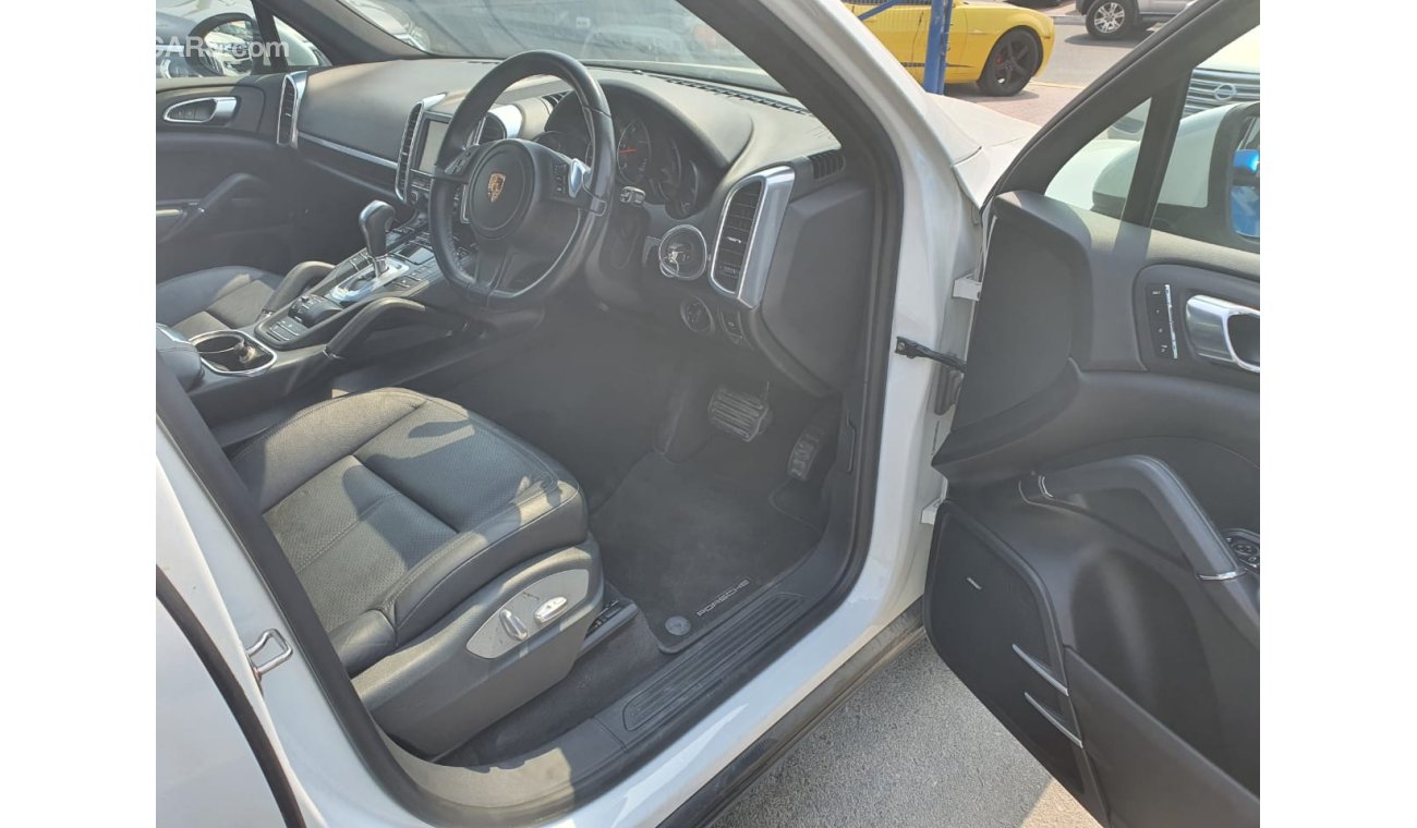 Porsche Cayenne DIESEL 3.0L 4X4 RIGHT HAND DRIVE