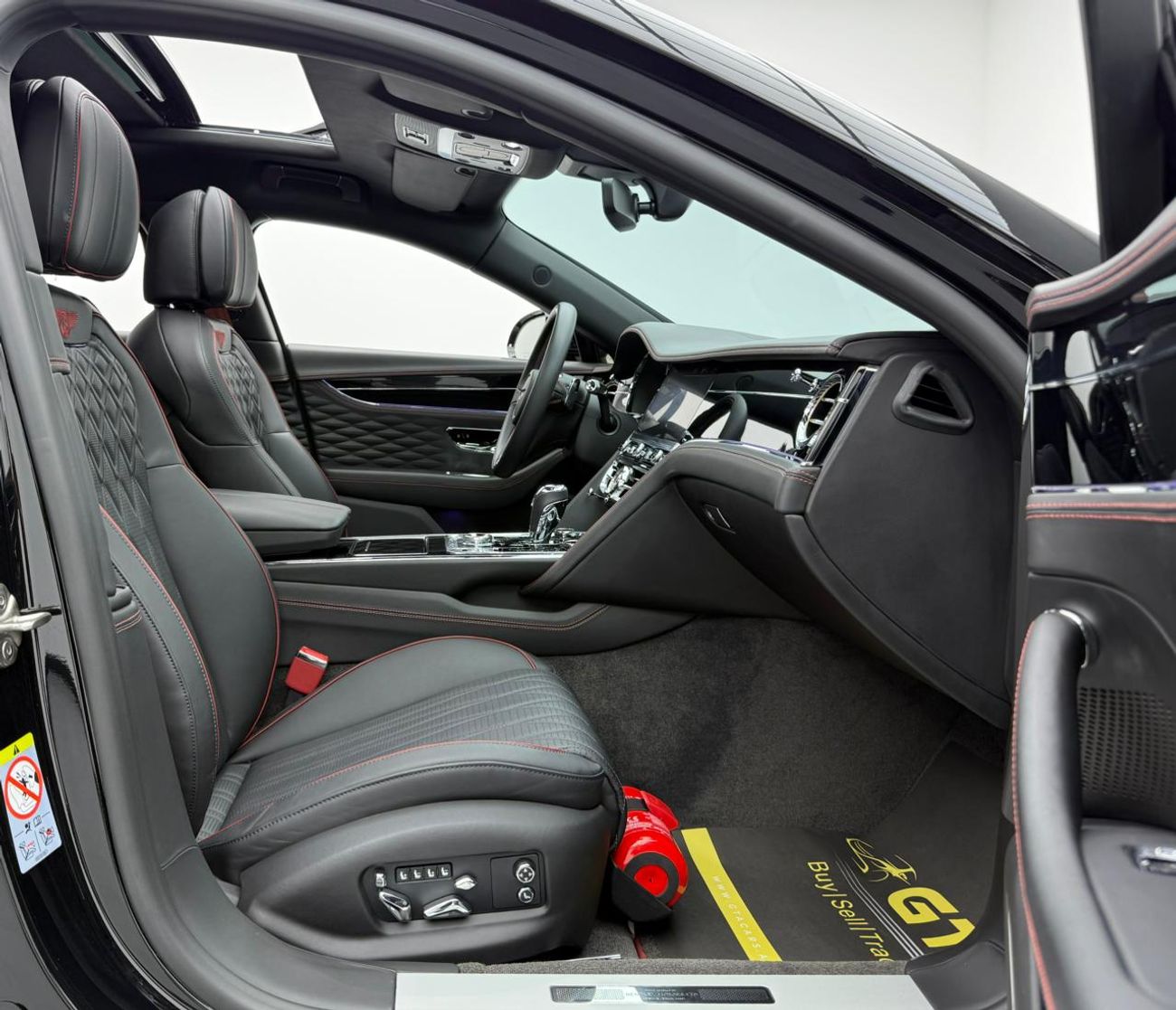 بنتلي فلاينج سبور 6.0T W12 2020 Bentley Flying Spur, Bentley Warranty+Full Service History ,GCC