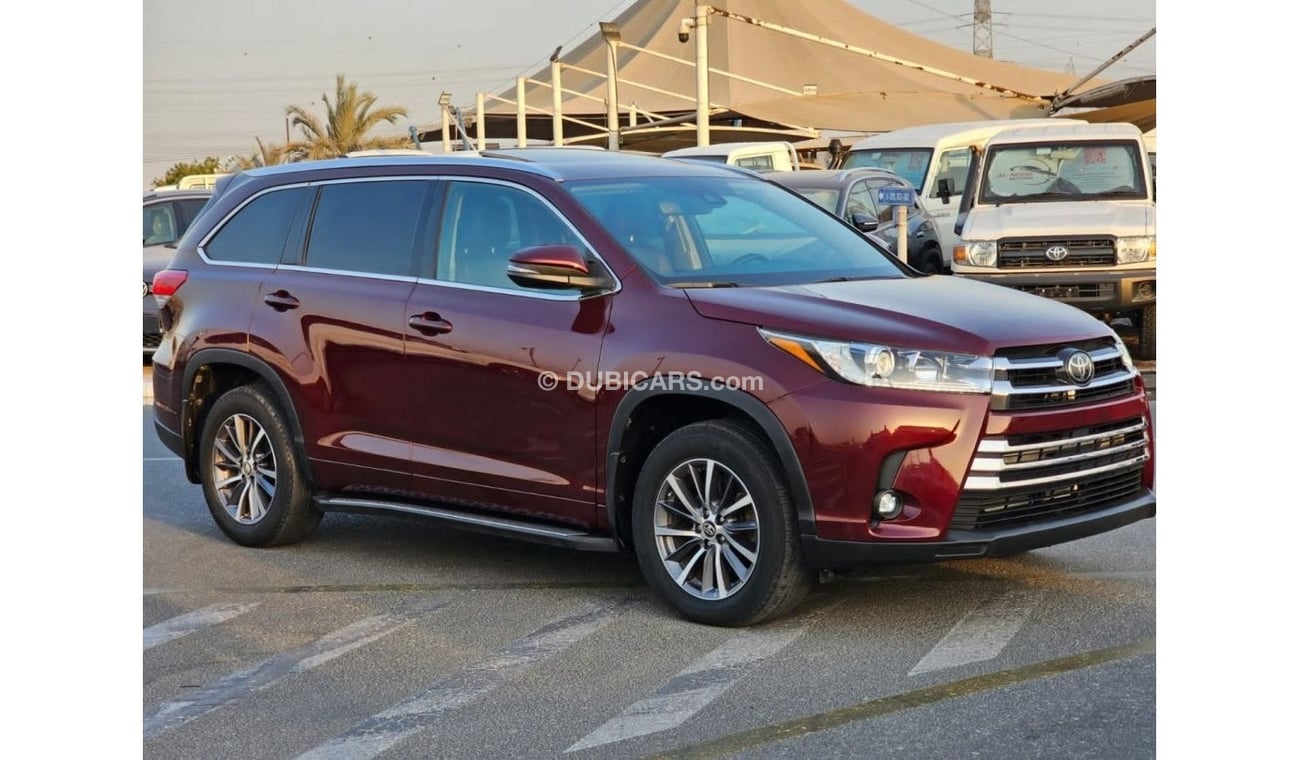 Toyota Highlander 2017 Toyota Highlander XLE 4x4 Full Option 3.5L V6 /
